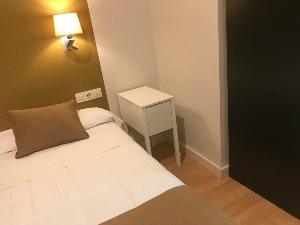 Hotel Moya Navalmoral De La Mata Extérieur photo