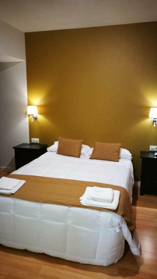 Hotel Moya Navalmoral De La Mata Extérieur photo