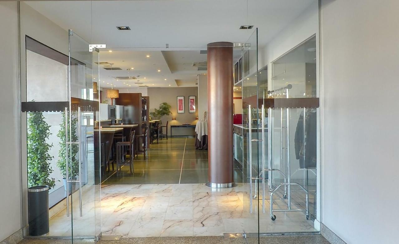 Hotel Moya Navalmoral De La Mata Extérieur photo